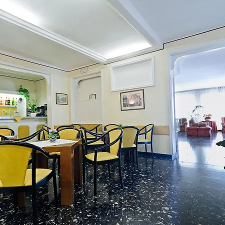 Hotell Ariston Montecarlo 3*