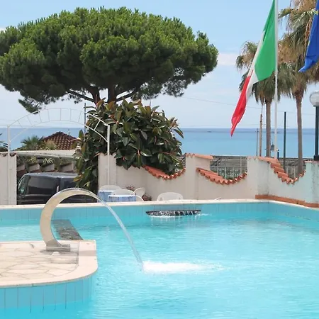 Ξενοδοχείο Ariston Montecarlo 3*