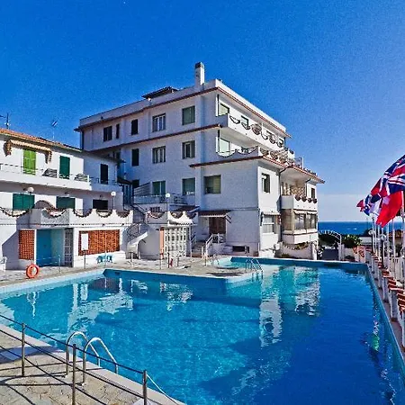 Ariston Montecarlo 3*