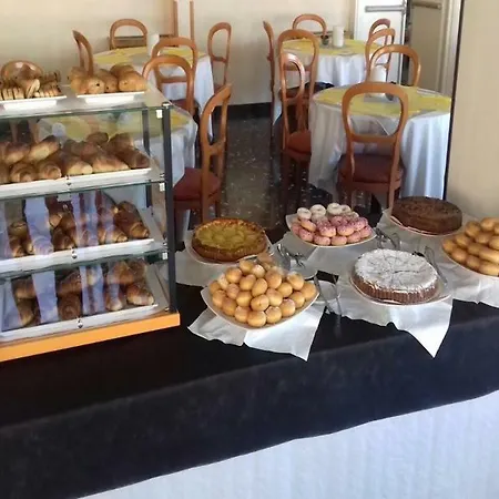 Hotel Ariston Montecarlo 3*