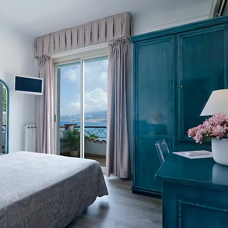Ariston Montecarlo 3*