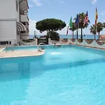 Otel Ariston Montecarlo 3*