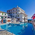 Ariston Montecarlo 3*