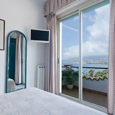 Hotell Ariston Montecarlo 3*