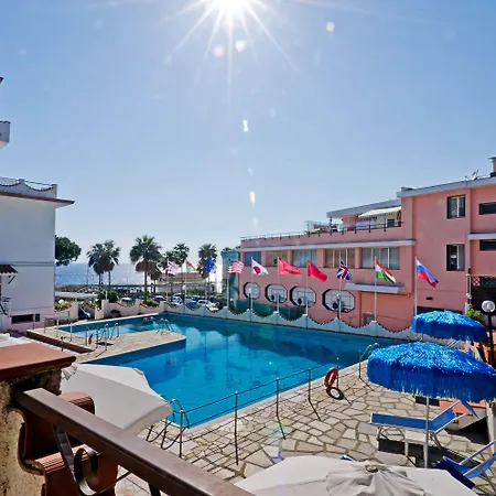 Ariston Montecarlo Hotell 3*