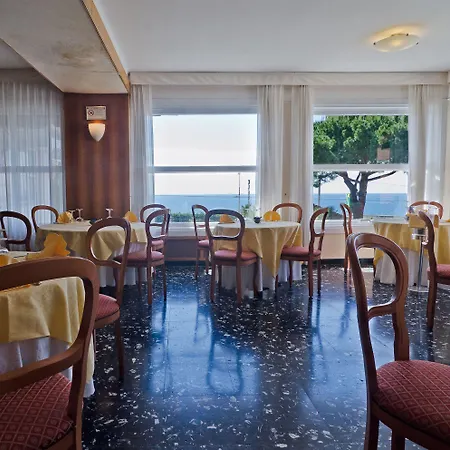 Ariston Montecarlo Hotell