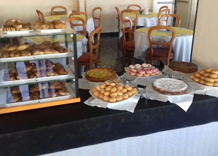 Hotel Ariston Montecarlo 3*