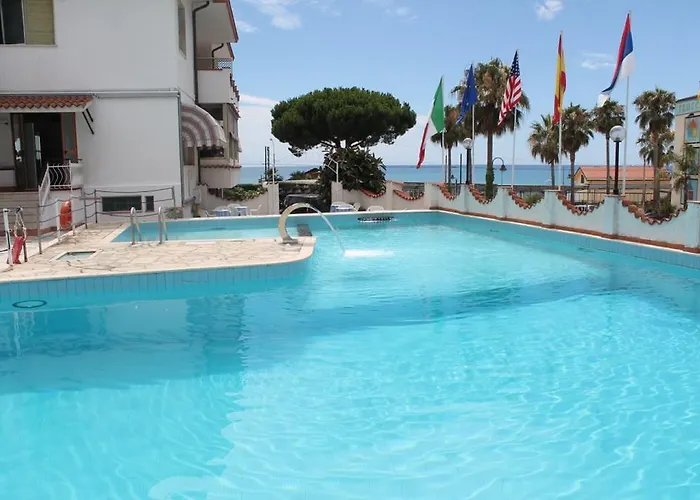 Hotel Ariston Montecarlo 3*