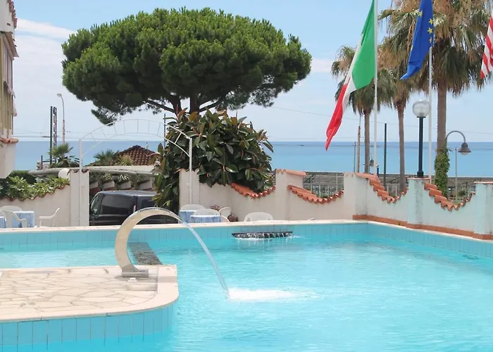 Hotel Ariston Montecarlo 3*